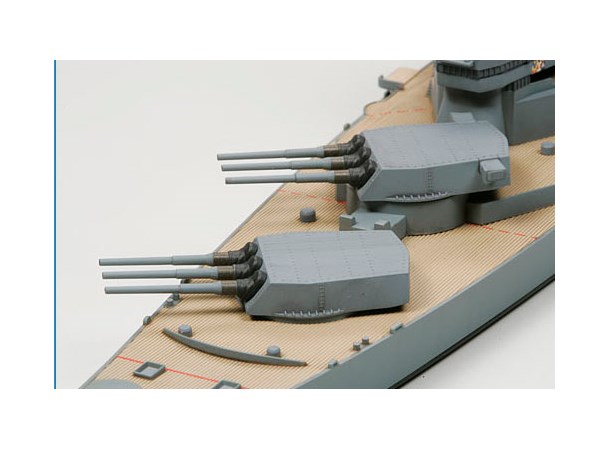 US Navy Battleship New Jersey BB-62 Tamiya 1:700 Byggsats 