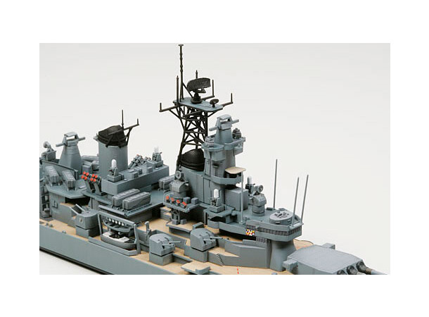US Navy Battleship New Jersey BB-62 Tamiya 1:700 Byggsats 