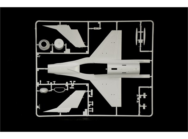 F-16 A Fighting Falcon 31,5 cm Italeri 1:48 Byggsats 